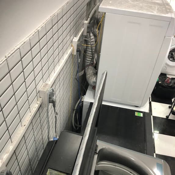 Sửa chữa sự cố chập điện tại tiệm giặt sấy số 08 Phan Văn Định - Đà Nẵng